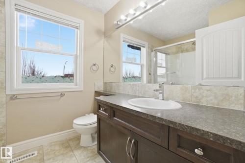 549 Hudson Road, Edmonton, AB - Indoor Photo Showing Bathroom