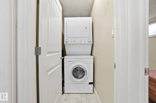 549 Hudson Road, Edmonton, AB - Indoor Photo Showing Laundry Room