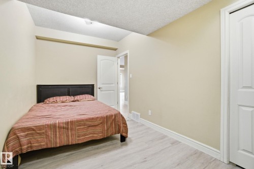 549 Hudson Road, Edmonton, AB - Indoor Photo Showing Bedroom