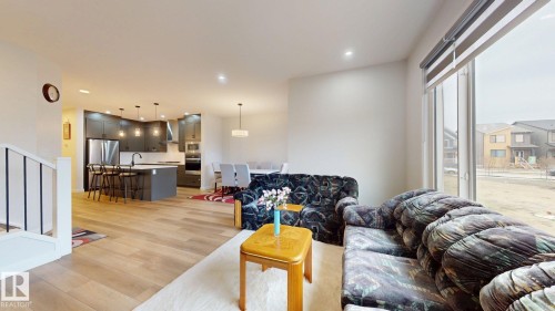 1143 Plum Lane, Edmonton, AB - Indoor Photo Showing Living Room