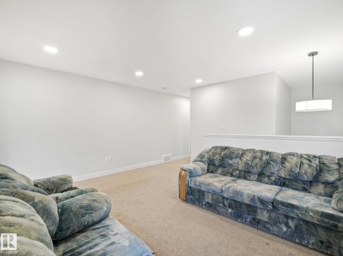 1143 Plum Lane, Edmonton, AB - Indoor