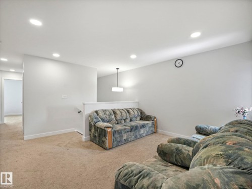 1143 Plum Lane, Edmonton, AB - Indoor