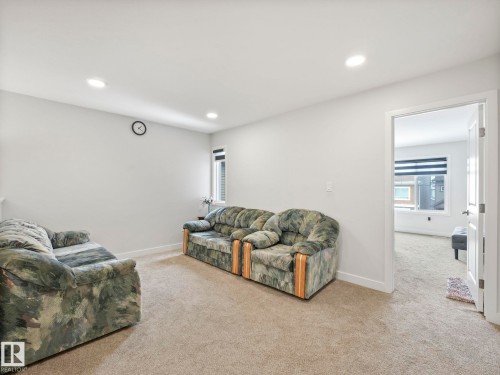 1143 Plum Lane, Edmonton, AB - Indoor
