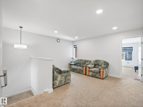 1143 Plum Lane, Edmonton, AB - Indoor