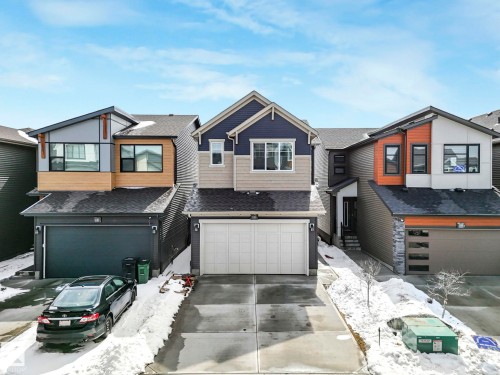 1143 Plum Lane, Edmonton, AB - Outdoor With Facade