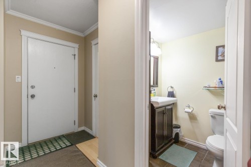 301 10547 83 Avenue, Edmonton, AB - Indoor Photo Showing Bathroom