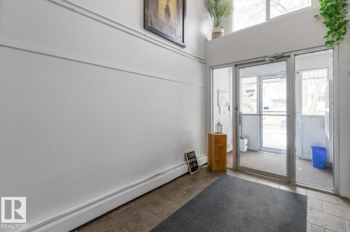 301 10547 83 Avenue, Edmonton, AB - Indoor Photo Showing Other Room