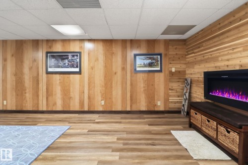 4414 46 Avenue, Leduc, AB - Indoor Photo Showing Other Room