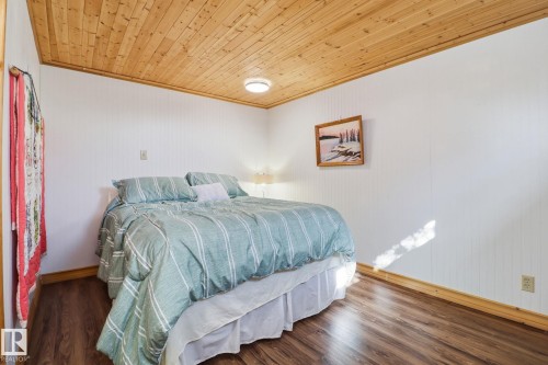 4414 46 Avenue, Leduc, AB - Indoor Photo Showing Bedroom