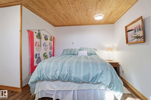 4414 46 Avenue, Leduc, AB - Indoor Photo Showing Bedroom