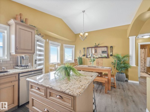 16412 61 Street, Edmonton, AB - Indoor Photo Showing Kitchen