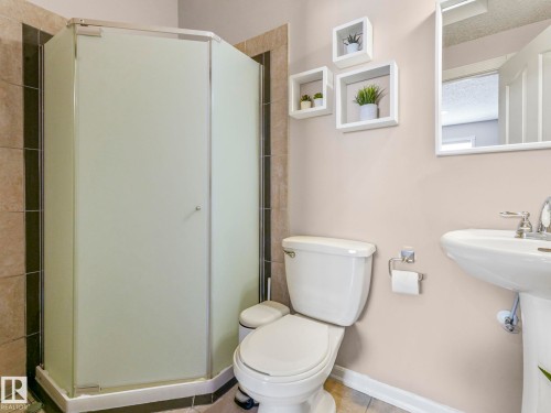 16412 61 Street, Edmonton, AB - Indoor Photo Showing Bathroom