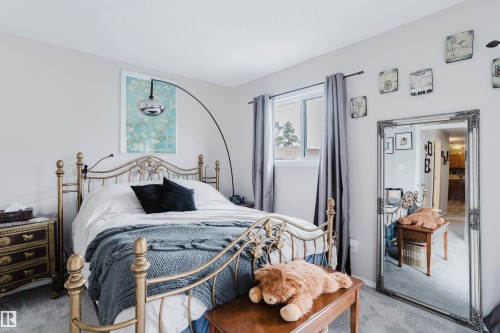 191 Kiniski Crescent, Edmonton, AB - Indoor Photo Showing Bedroom
