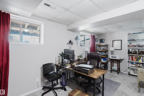 191 Kiniski Crescent, Edmonton, AB - Indoor Photo Showing Office