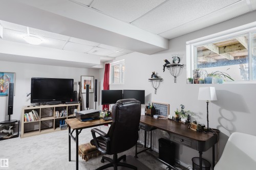 191 Kiniski Crescent, Edmonton, AB - Indoor Photo Showing Office