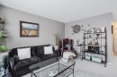 191 Kiniski Crescent, Edmonton, AB  - Indoor Photo Showing Living Room 