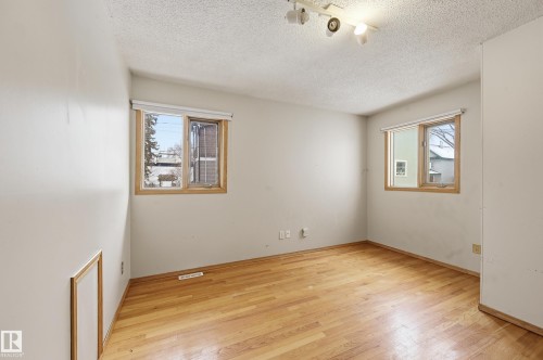 11019 126 Street, Edmonton, AB - Indoor Photo Showing Bathroom