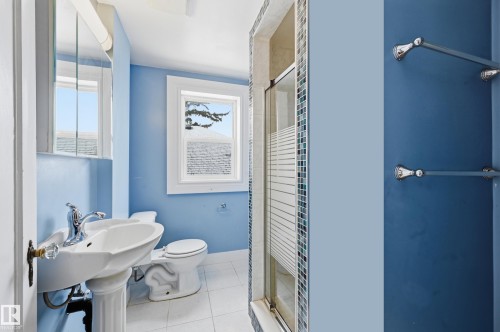 11019 126 Street, Edmonton, AB - Indoor