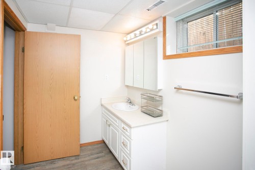 11019 126 Street, Edmonton, AB - Indoor