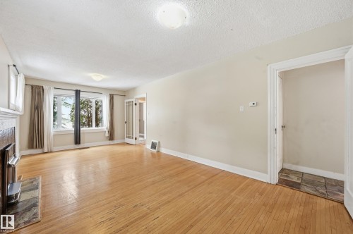 11019 126 Street, Edmonton, AB - Indoor