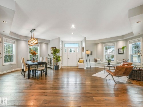 110 Weaver Drive, Edmonton, AB - Indoor Photo Showing Other Room