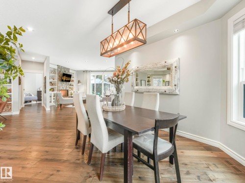 110 Weaver Drive, Edmonton, AB - Indoor Photo Showing Dining Room