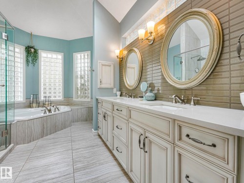 110 Weaver Drive, Edmonton, AB - Indoor Photo Showing Bathroom