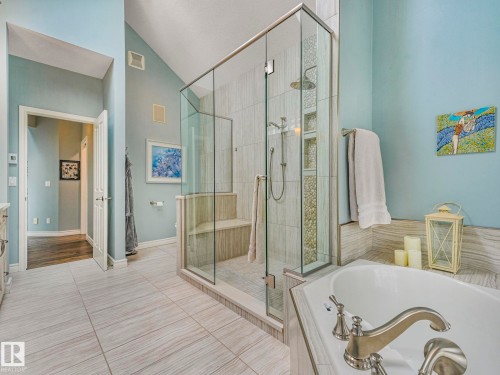 110 Weaver Drive, Edmonton, AB - Indoor Photo Showing Bathroom