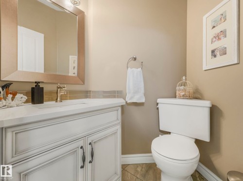 110 Weaver Drive, Edmonton, AB - Indoor Photo Showing Bathroom