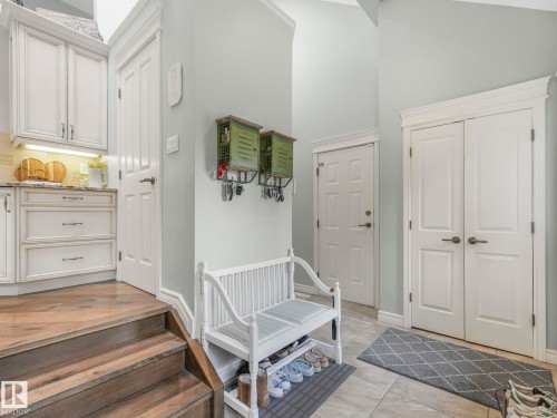 110 Weaver Drive, Edmonton, AB - Indoor Photo Showing Other Room