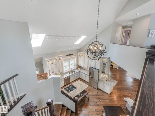 110 Weaver Drive, Edmonton, AB - Indoor Photo Showing Other Room