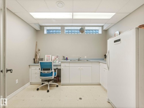 110 Weaver Drive, Edmonton, AB - Indoor