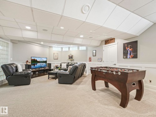 110 Weaver Drive, Edmonton, AB - Indoor Photo Showing Other Room