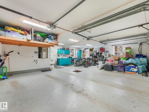 110 Weaver Drive, Edmonton, AB - Indoor Photo Showing Garage