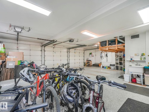 110 Weaver Drive, Edmonton, AB - Indoor Photo Showing Garage