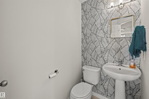 17072 81 Street, Edmonton, AB - Indoor Photo Showing Bathroom