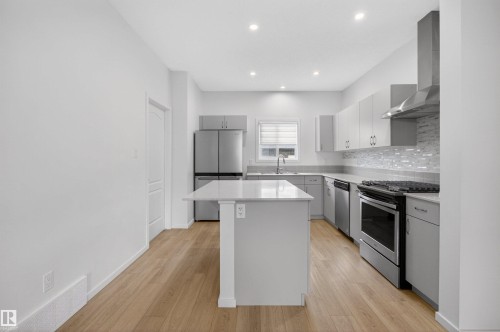 1265 Rosenthal Boulevard, Edmonton, AB - Indoor Photo Showing Kitchen With Upgraded Kitchen