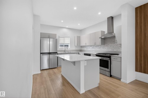 1265 Rosenthal Boulevard, Edmonton, AB - Indoor Photo Showing Kitchen With Upgraded Kitchen