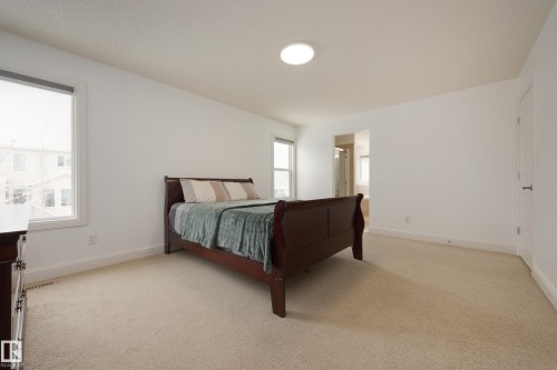 6131 10 Avenue, Edmonton, AB - Indoor Photo Showing Bedroom