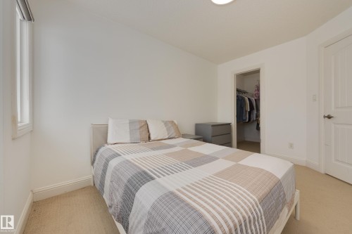 6131 10 Avenue, Edmonton, AB - Indoor Photo Showing Bedroom