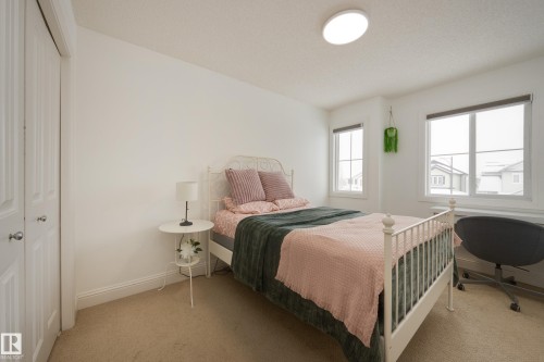 6131 10 Avenue, Edmonton, AB - Indoor Photo Showing Bedroom