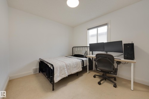 6131 10 Avenue, Edmonton, AB - Indoor Photo Showing Bedroom