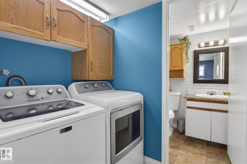 4 Dorset Place, St. Albert, AB - Indoor Photo Showing Laundry Room