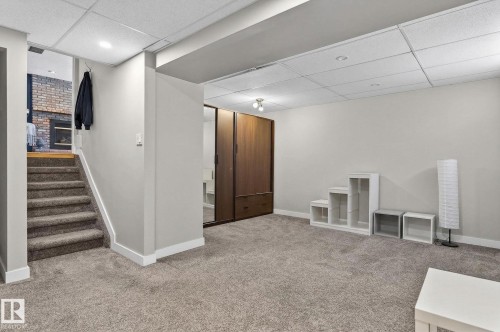 4 Dorset Place, St. Albert, AB - Indoor