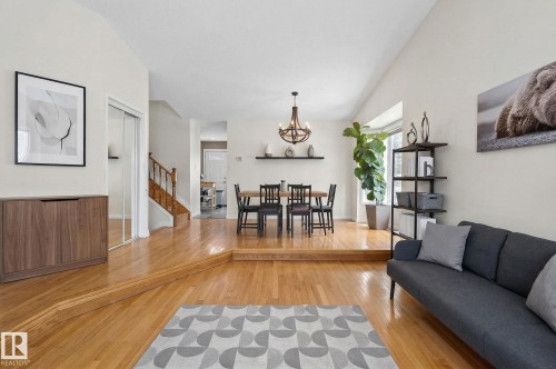 4 Dorset Place, St. Albert, AB - Indoor Photo Showing Living Room