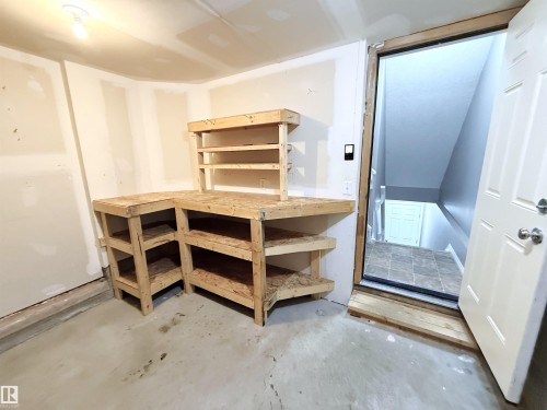 87 Haney Landing, Spruce Grove, AB - Indoor Photo Showing Other Room
