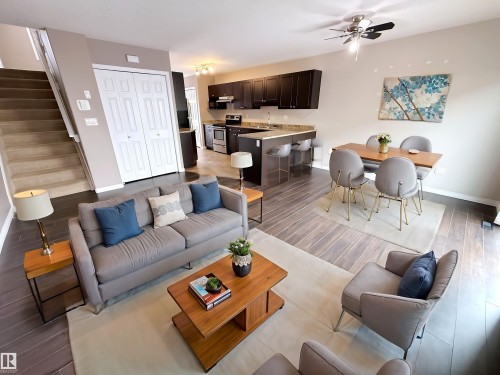 87 Haney Landing, Spruce Grove, AB - Indoor Photo Showing Living Room