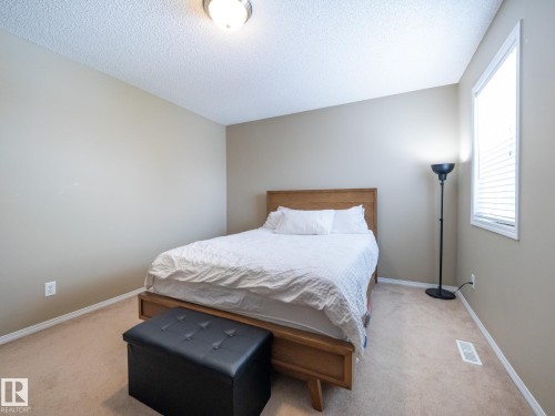 25 8304 11 Avenue, Edmonton, AB - Indoor Photo Showing Bedroom