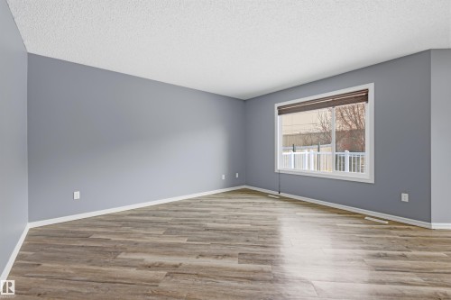 125 Rue Masson, Beaumont, AB - Indoor Photo Showing Other Room