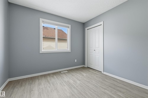 125 Rue Masson, Beaumont, AB - Indoor Photo Showing Other Room